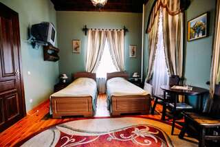Отель Antique House Hotel Дубно Двухместный номер с 2 отдельными кроватями-3